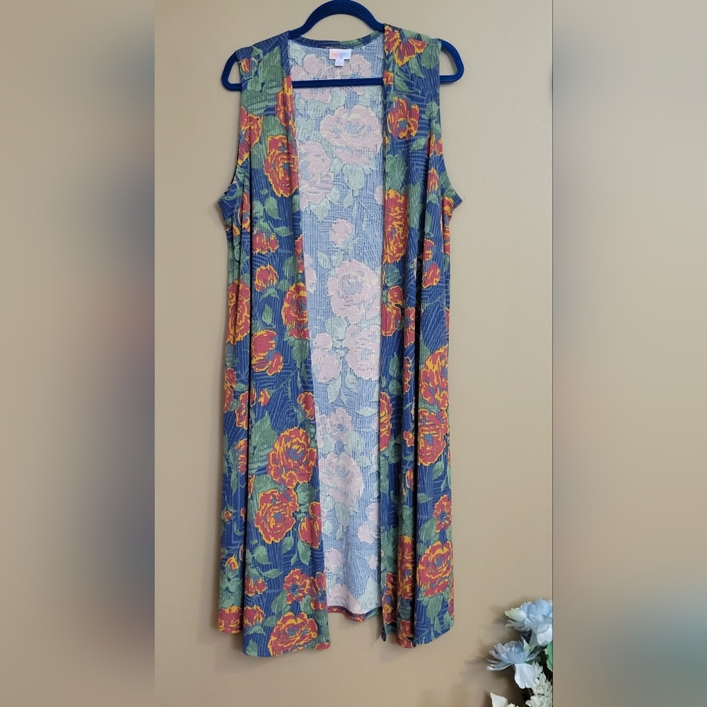 LuLaRoe vest w/side slits. Sz Large